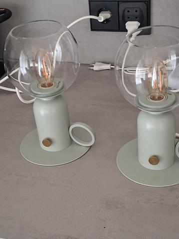 2 nachtkastlampjes met dimmer beschikbaar voor biedingen