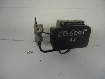 CB600F 2010 - 2013 Honda Elektrische component D1-14318 beschikbaar voor biedingen