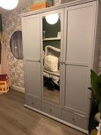 Kledingkast 3-deurs grijs, Huis en Inrichting, Ophalen, 150 tot 200 cm, Zo goed als nieuw, 150 tot 200 cm