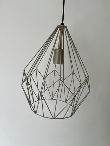 Mat beige / grijze stalen hanglamp beschikbaar voor biedingen