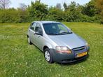 Daewoo Kalos 1.2 2004 APK 10-2024 5 DEURS!, Auto's, Daewoo, Origineel Nederlands, Te koop, Zilver of Grijs, 5 stoelen