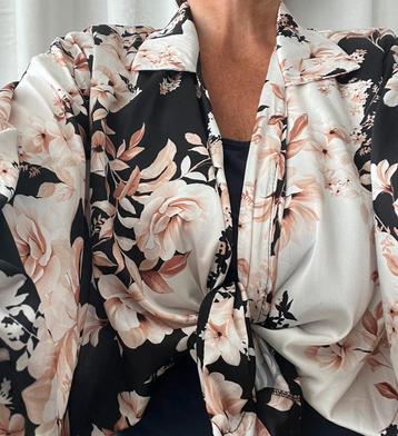 Satijn-achtige Knoop Blouse M/L beschikbaar voor biedingen