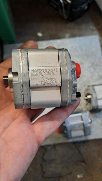 Hydrolische tandwielpomp. Marzocchi. beschikbaar voor biedingen