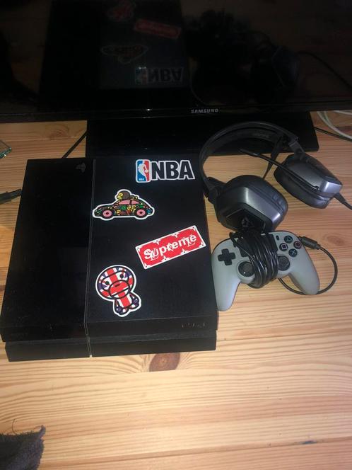 Playstation 4 + samsung televisie, Spelcomputers en Games, Spelcomputers | Sony PlayStation 4, Zo goed als nieuw, Original, 500 GB