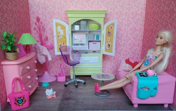 BA53 Barbie in haar werkkamer/kantoorruimte. beschikbaar voor biedingen
