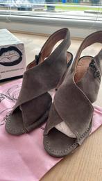 Nieuw: pumps / sandalen van het merk Atelier do Sapato, Nieuw, Ophalen of Verzenden, Atelier do Sapato, Bruin