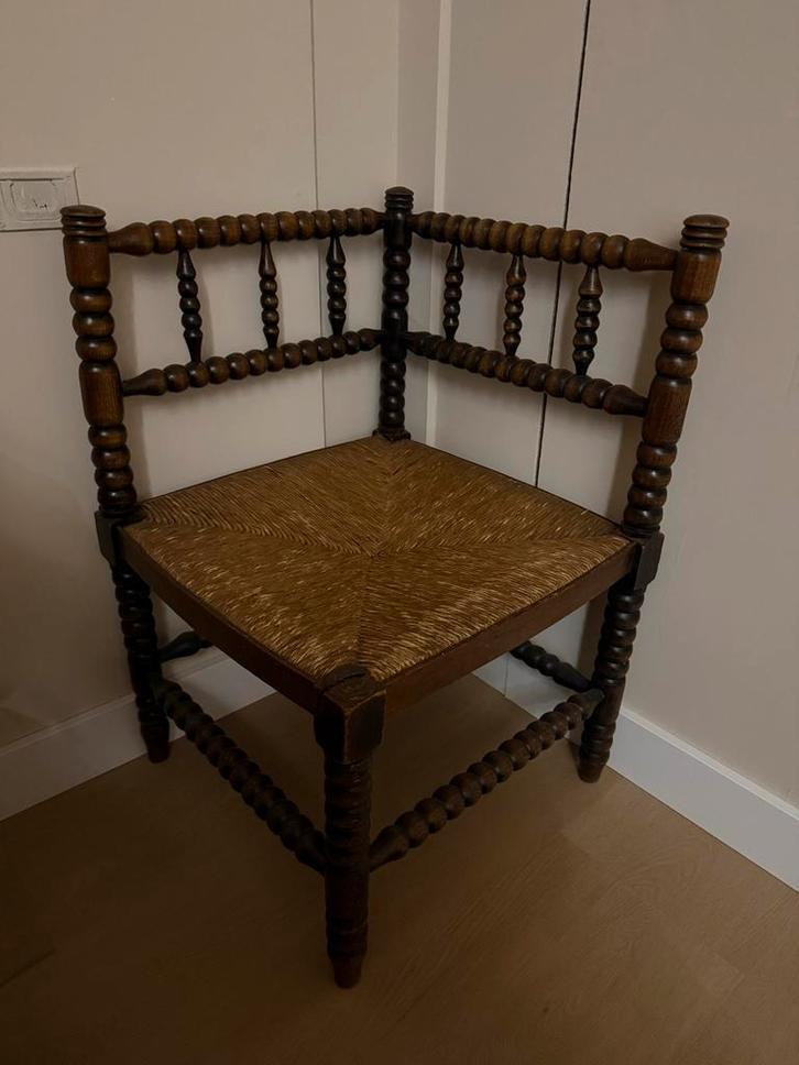 Antiek Hoekstoeltje met Rotan Zitting, Huis en Inrichting, Stoelen, Gebruikt, Eén, Hout, Bruin, Ophalen of Verzenden