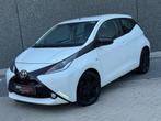 Toyota Aygo 1.0 VVT-i x-play Led Cruise Airco Parkeer Camera, Voorwielaandrijving, Stof, Gebruikt, Met garantie (alle)