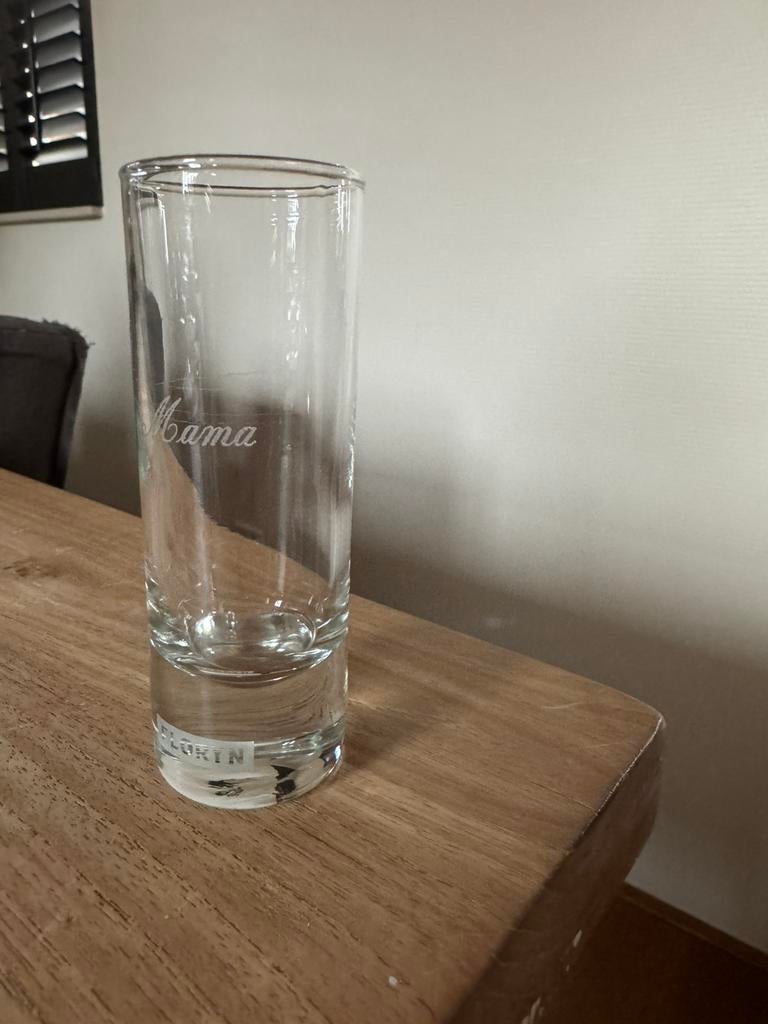 Floryn borrelglaasje gegraveerd -Mama, Ophalen of Verzenden, Zo goed als nieuw, Overige typen
