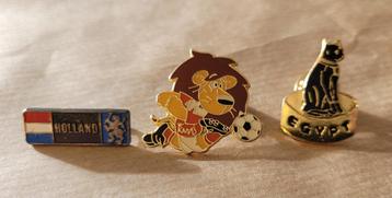 Pin kat, KNVB en ‘s Rijkswapen beschikbaar voor biedingen