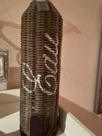 Riviera Maison rattan water fles houder, Huis en Inrichting, Woonaccessoires | Overige, Ophalen of Verzenden, Nieuw