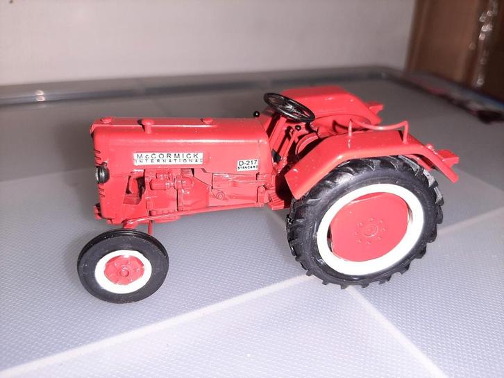 Mc Cormick International D 217 1:32 MH Modelle.  Zeer zeldza, Hobby en Vrije tijd, Modelauto's | 1:32, Nieuw, Tractor of Landbouw