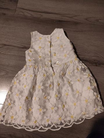 Mooi kledingpakket voor meisjes met maat 80 beschikbaar voor biedingen
