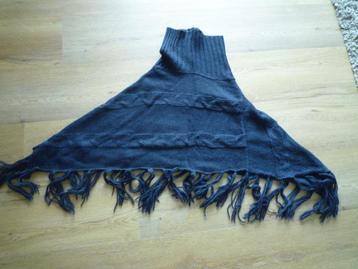 Donkerblauwe blauw blauwe omslagdoek poncho met col en kabel beschikbaar voor biedingen