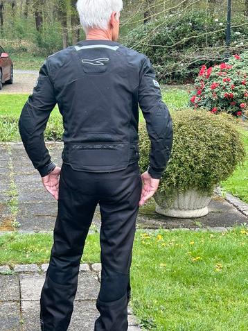 Doorwaaipak van MACNA maat 48. Heerlijk bij 30 graden plus beschikbaar voor biedingen