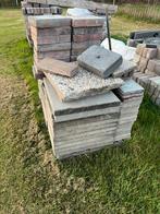 Gratis betontegels alles in een keer meenemen, Tuin en Terras, Tegels en Klinkers, Ophalen, Zo goed als nieuw, Beton, Terrastegels
