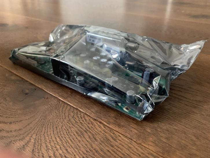 Raymarine 45STV Satellite TV Control Board - R70076, Watersport en Boten, Navigatiemiddelen en Scheepselektronica, Nieuw, Kabel of Apparatuur