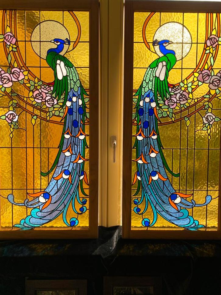 Glas in Lood Ramen - Pauwen in Hardhouten Frame, Antiek en Kunst, Antiek | Glas en Kristal, Ophalen