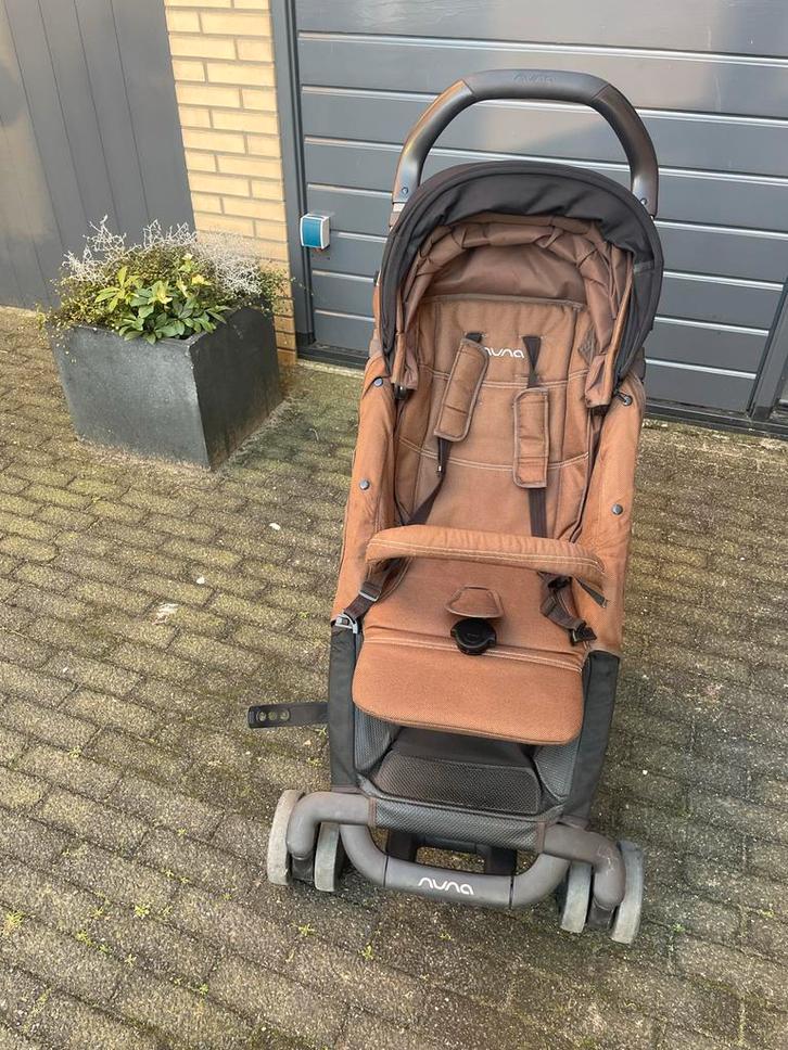 Mooie Nuna buggy - extra hoog verstelbaar!, Kinderen en Baby's, Buggy's, Zo goed als nieuw, Overige merken, Verstelbare rugleuning