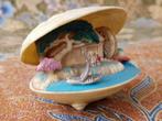 Mooi oud diorama in een schelp van celluloid uit Japan., Ophalen of Verzenden