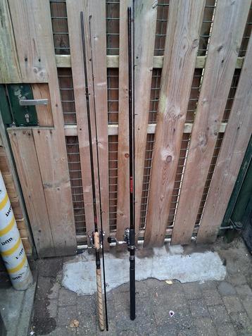 2 spinhengels met molens beschikbaar voor biedingen