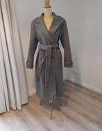 Prachtige winter mantel, Kleding | Dames, Jassen | Winter, Maat 38/40 (M), Ophalen of Verzenden, Zo goed als nieuw, Grijs