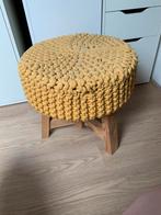 Poef met houten pootjes, Huis en Inrichting, Banken | Voetenbanken en Poefen, Ophalen, Minder dan 50 cm, Gebruikt, Rond