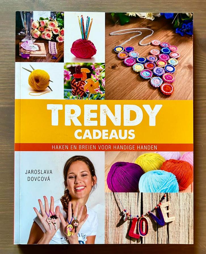 Trendy cadeaus - Jaroslava Dovcová, Hobby en Vrije tijd, Breien en Haken, Zo goed als nieuw, Breien of Haken, Patroon of Boek
