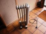 Oliegevulde radiator, 400 tot 1000 W, Doe-het-zelf en Verbouw, Verwarming en Radiatoren, Ophalen, 30 tot 80 cm, Radiator, Zo goed als nieuw