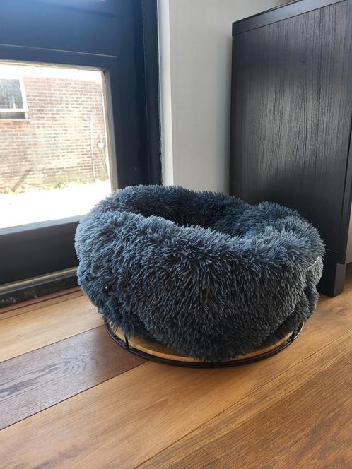 Beeztees Metalen Katten/ honden mand 50x17,5cm, Dieren en Toebehoren, Kattenmanden, Zo goed als nieuw, Overige, Ophalen