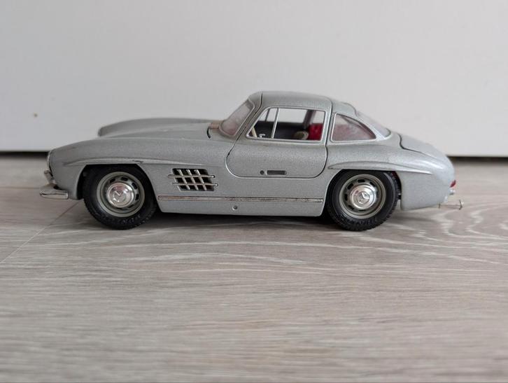 Mercedes-Benz 300SL “Gullwing” 1:18 – Bburago – zilver, Hobby en Vrije tijd, Modelauto's | 1:18, Gebruikt, Bburago, Ophalen of Verzenden