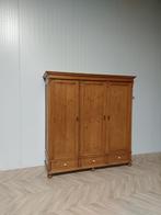 Landelijke klassieke kast, driedeurskast,linnenkast, legkast, Ophalen of Verzenden