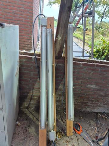 TL Lamp met Armatuur GRATIS beschikbaar voor biedingen