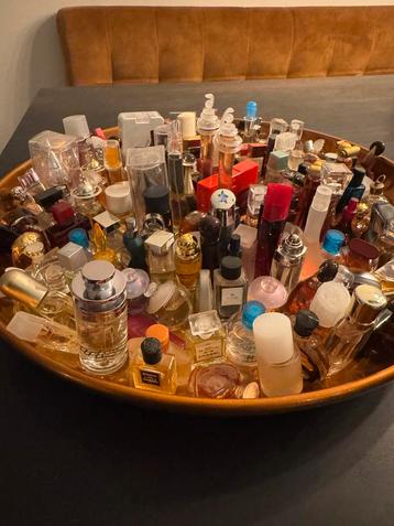 Miniatuur Parfum Verzameling - 150+ Flesjes! beschikbaar voor biedingen
