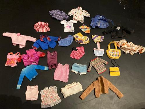 Retro vintage kleding tasjes tops shirts Sindy Barbie Fleur, Verzamelen, Poppen, Gebruikt, Kleertjes, Ophalen of Verzenden