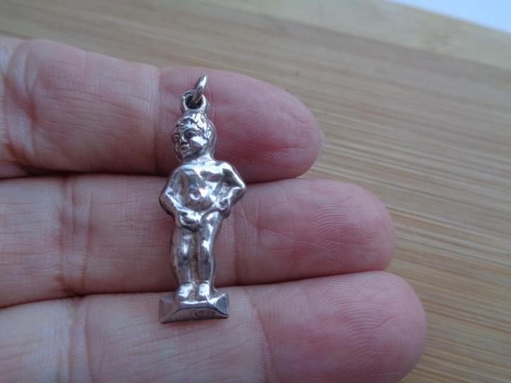 zilveren vintage bedel manneke pies Brussel [039], Sieraden, Tassen en Uiterlijk, Bedels, Zo goed als nieuw, Overige merken, Zilver