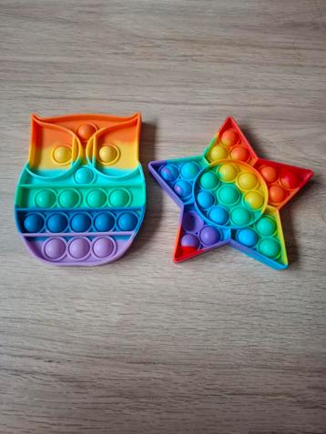 Pop-it 2 stuks regenboog beschikbaar voor biedingen