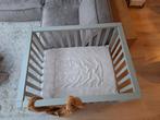 Sage green box met matras, boxkleed en boxzak, Ophalen, Zo goed als nieuw, Rechthoekig, In hoogte verstelbaar
