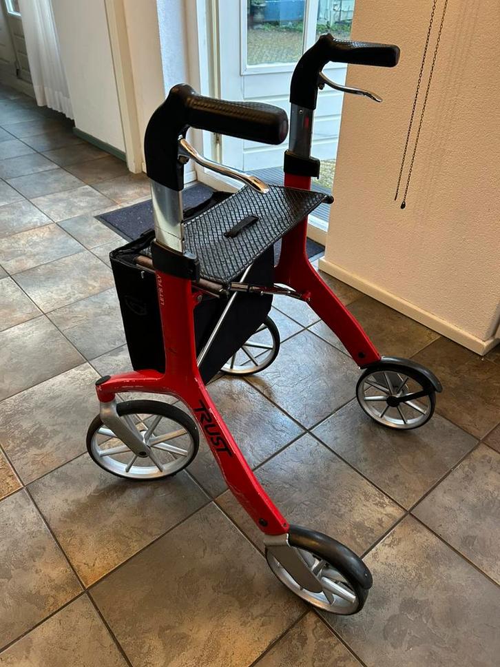 Trust rollator - lichtgewicht - Zweeds design, Diversen, Rollators, Gebruikt, Lichtgewicht, Opvouwbaar, Ophalen
