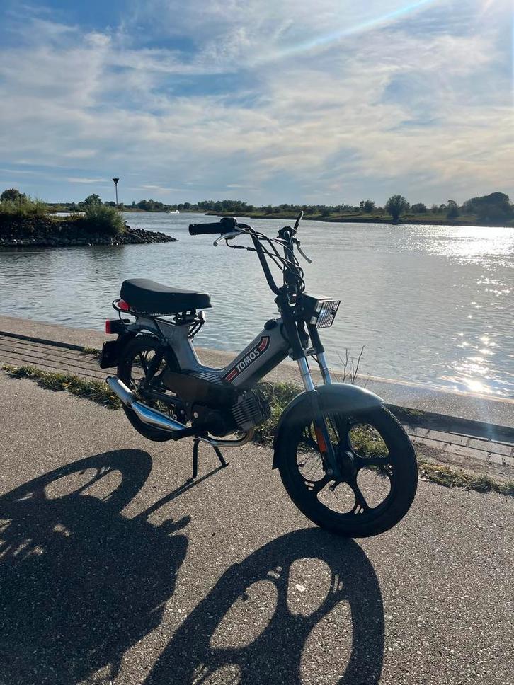 Tomos 65cc geel kenteken, Fietsen en Brommers, Brommers | Tomos, Zo goed als nieuw, Standard, Maximaal 45 km/u, Ophalen
