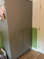 Grijze houten kledingkast, Huis en Inrichting, Ophalen, Gebruikt, 100 tot 150 cm, 150 tot 200 cm