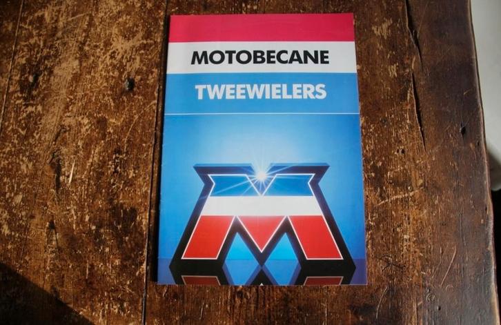 Motobecane folder / catalogus 1986 / o.a. race - sport etc., Fietsen en Brommers, Handleidingen en Instructieboekjes, Zo goed als nieuw
