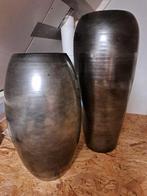 Twee grote vazen grijs, Ophalen, Zo goed als nieuw, Overige kleuren, Minder dan 50 cm