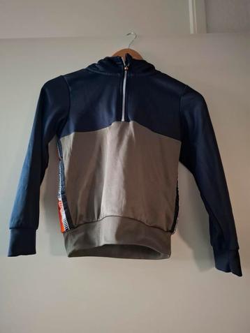 Capuchon trui maat 134-140 van WE beschikbaar voor biedingen