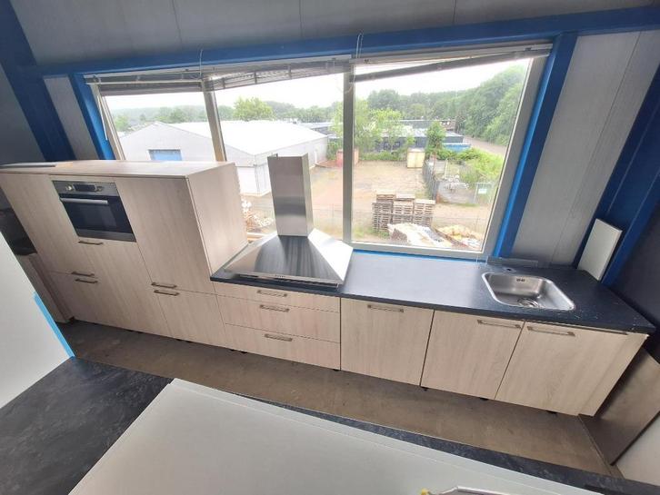 Complete keuken Compleet met APP 120Keukens op voorraad 2766, Huis en Inrichting, Keuken | Complete keukens, Zo goed als nieuw