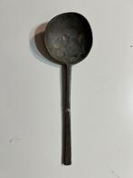 Loden of tinnen lepel, Ophalen