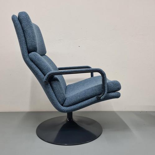 Artifort F-141, design chair, vintage fauteuil, retro,, Huis en Inrichting, Fauteuils, Zo goed als nieuw, Hout, Metaal, Stof, 50 tot 75 cm