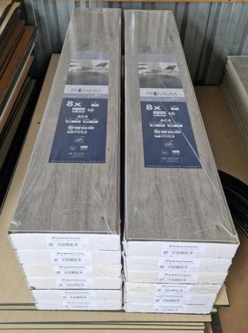 32,5 m2 laminaat Swiss Krono D4786 Gala Oak Grey beschikbaar voor biedingen