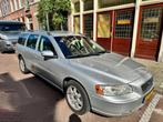 Volvo V70 2.4 140PK 2007 Edition Sport/Youngtimer/APK06-2026, Auto's, Volvo, Voorwielaandrijving, 1800 kg, Zwart, Parkeerassistent