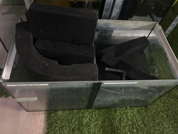 Aquarium 2 stuks met tussenschot beschikbaar voor biedingen